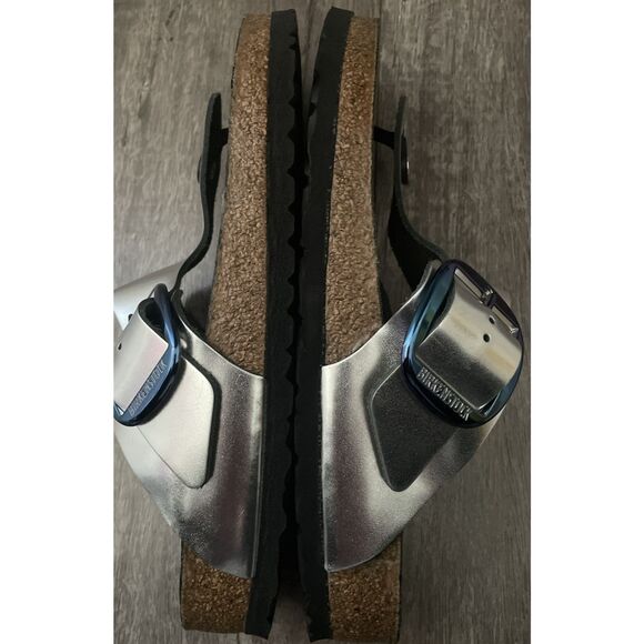 New BIRKENSTOCK Gizeh Big Buckle Metallic silver leather sandals 41 US 10 M/N - Picture 6 of 6